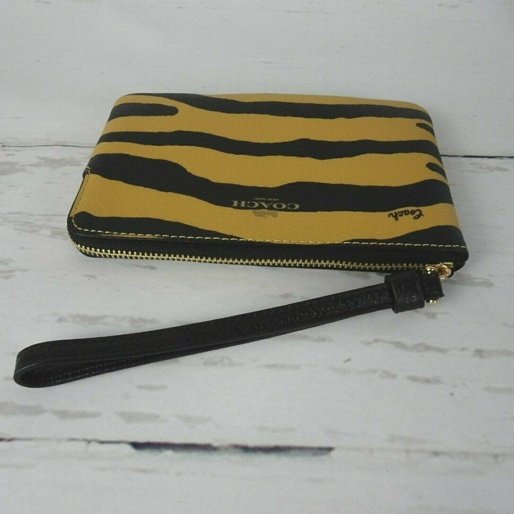 New Coach TIGER Corner Zip Wristlet Wallet Small Bag Coated Canvas Leather Logo - Picture 11 of 12
